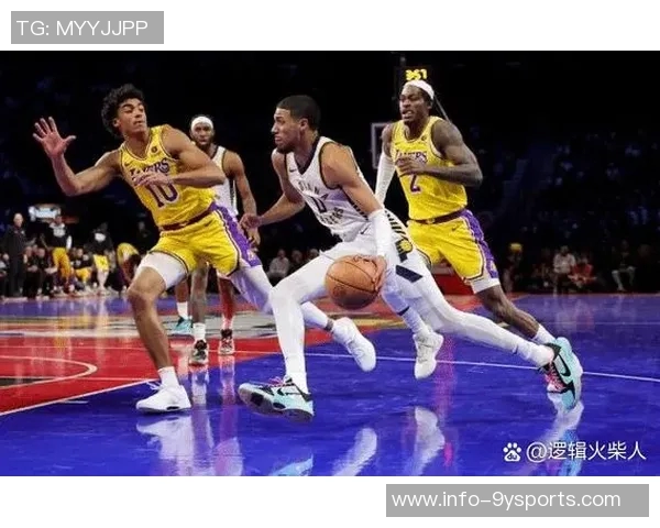 浓眉半场表现出色8投5中贡献12分5篮板1助攻1抢断展现强大实力