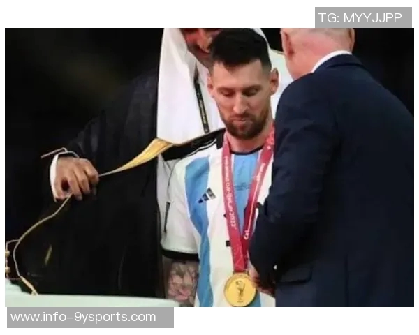 梅西印度行首日遭人群围堵受伤主动请求离场引发关注