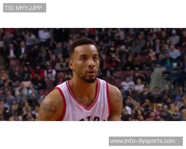 诺曼鲍威尔表现平平却依然收获双十数据球队轻松取胜